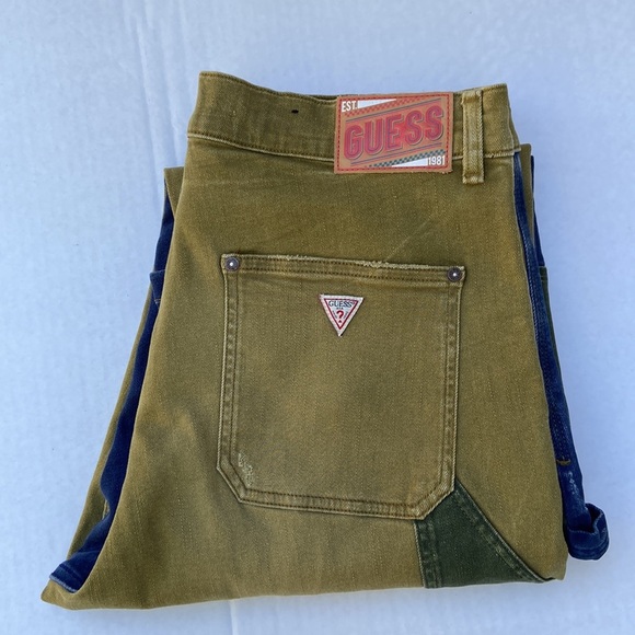 New GUESS Contrast fabric regular fit Jeans - Picture 9 of 12